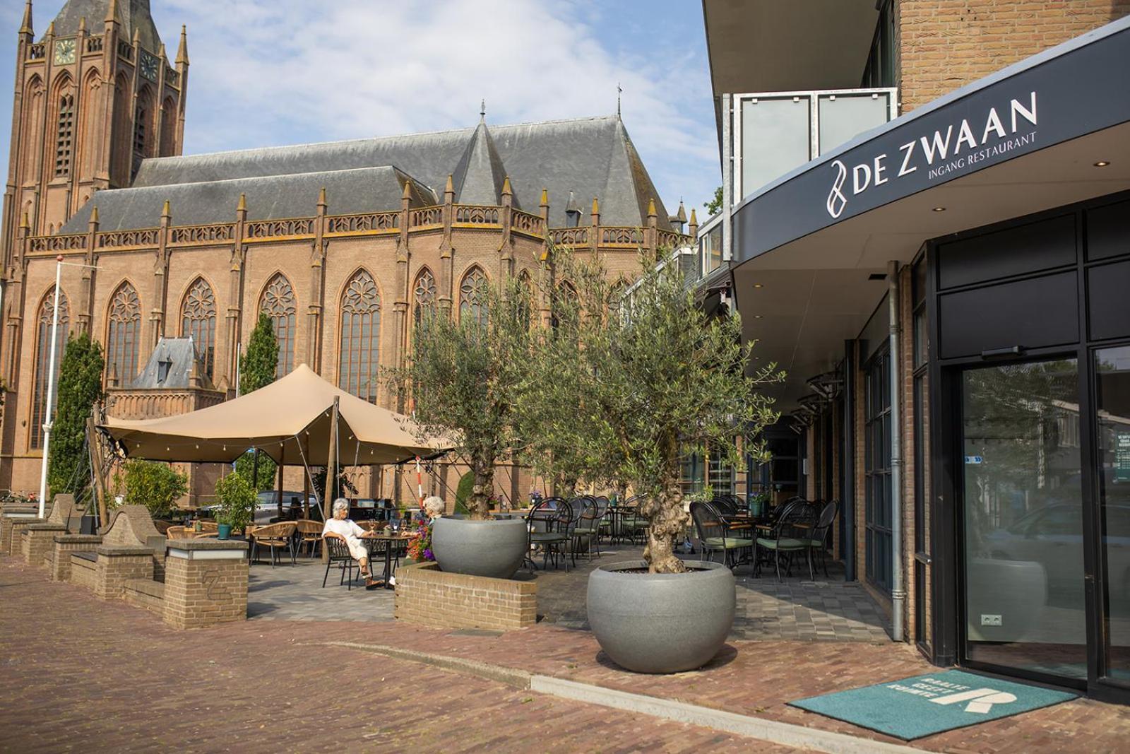 Hotel Restaurant De Zwaan Raalte Exterior photo