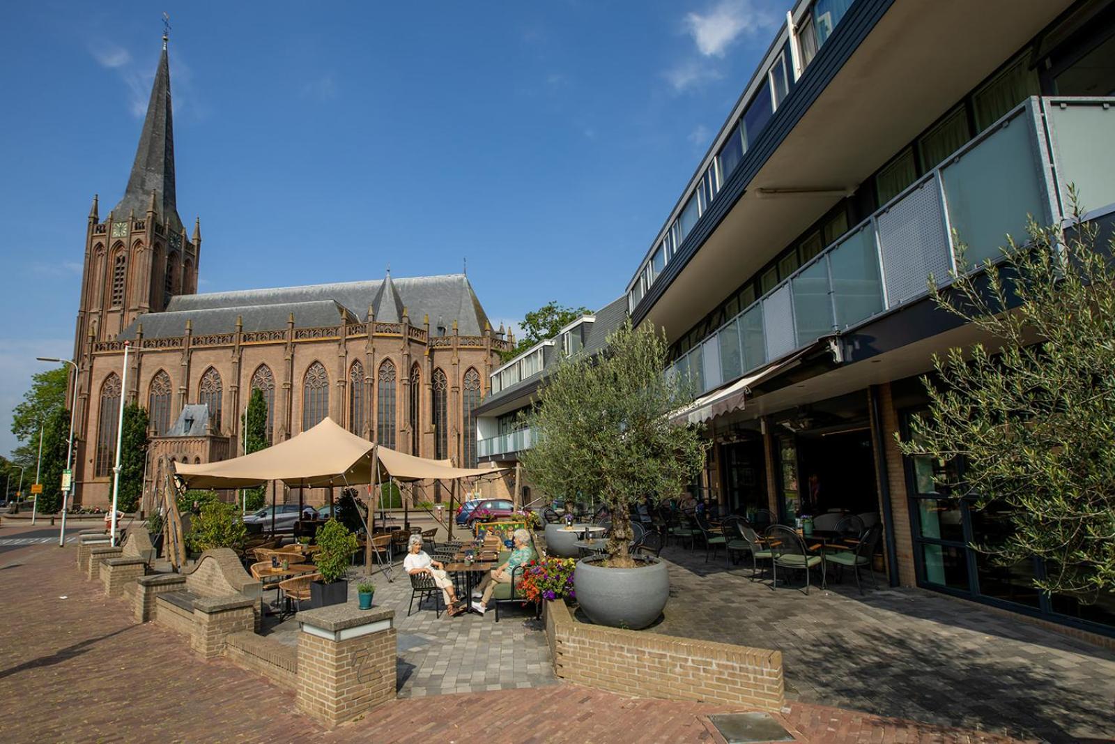 Hotel Restaurant De Zwaan Raalte Exterior photo