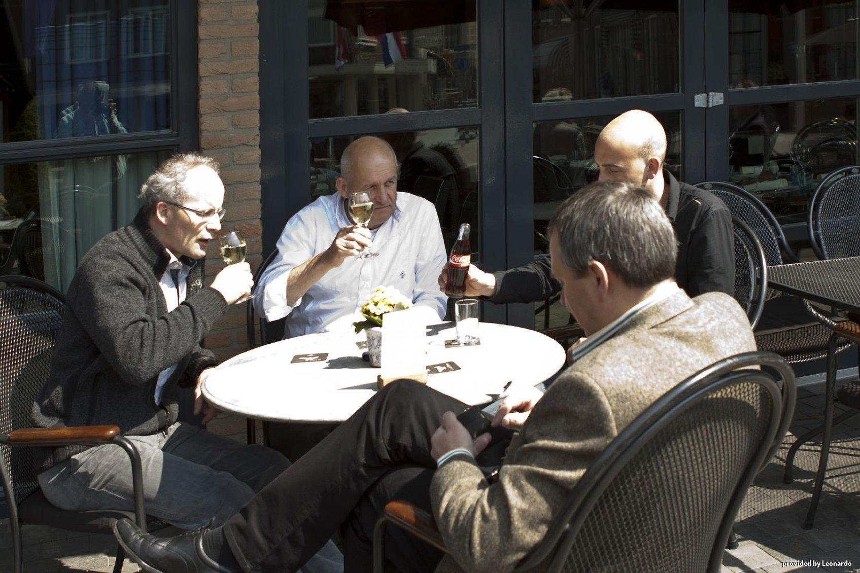 Hotel Restaurant De Zwaan Raalte Exterior photo